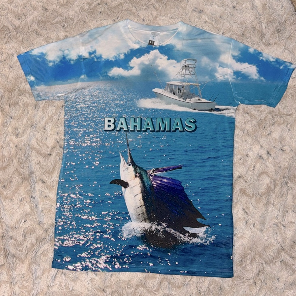 Men’s Bahamas logo Short Sleeve T-shirt - Size: L
